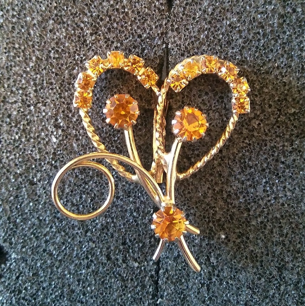Vintage Heart shaped Brooch / Pin